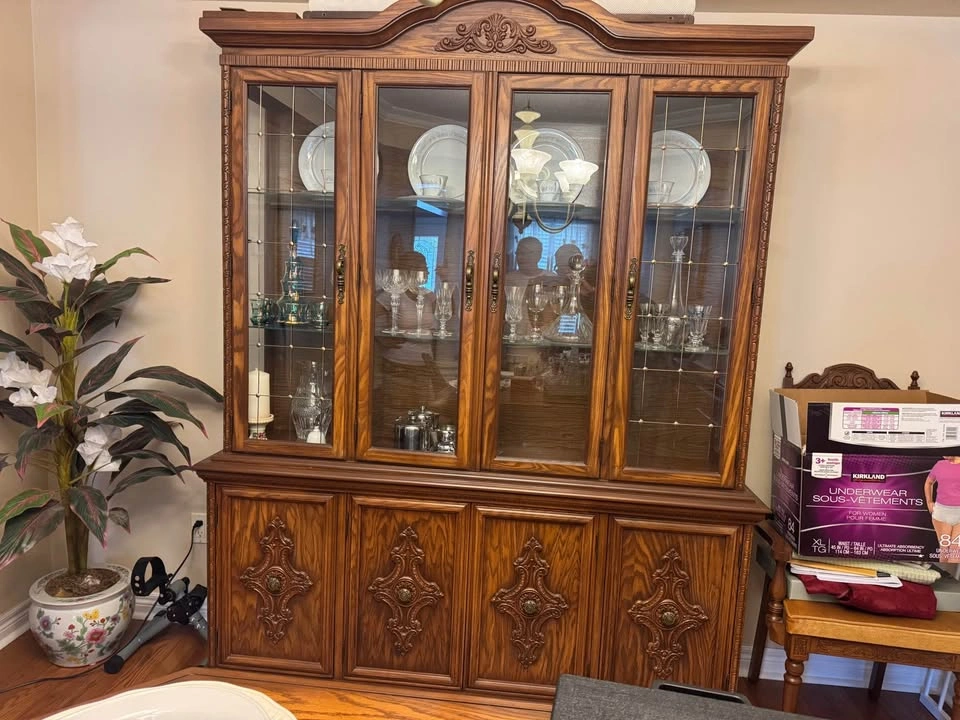Traditional Oak China Cabinet Hutch - photo 3