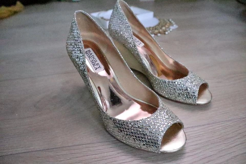 Badgley Mischka wedding shoes - silver with gold shift