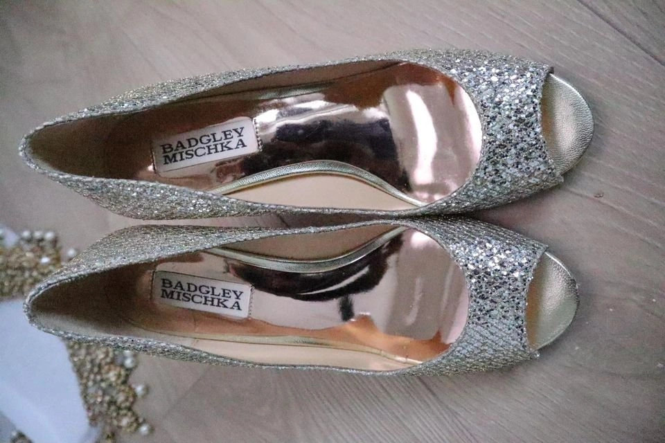 Badgley Mischka wedding shoes - silver with gold shift - photo 2