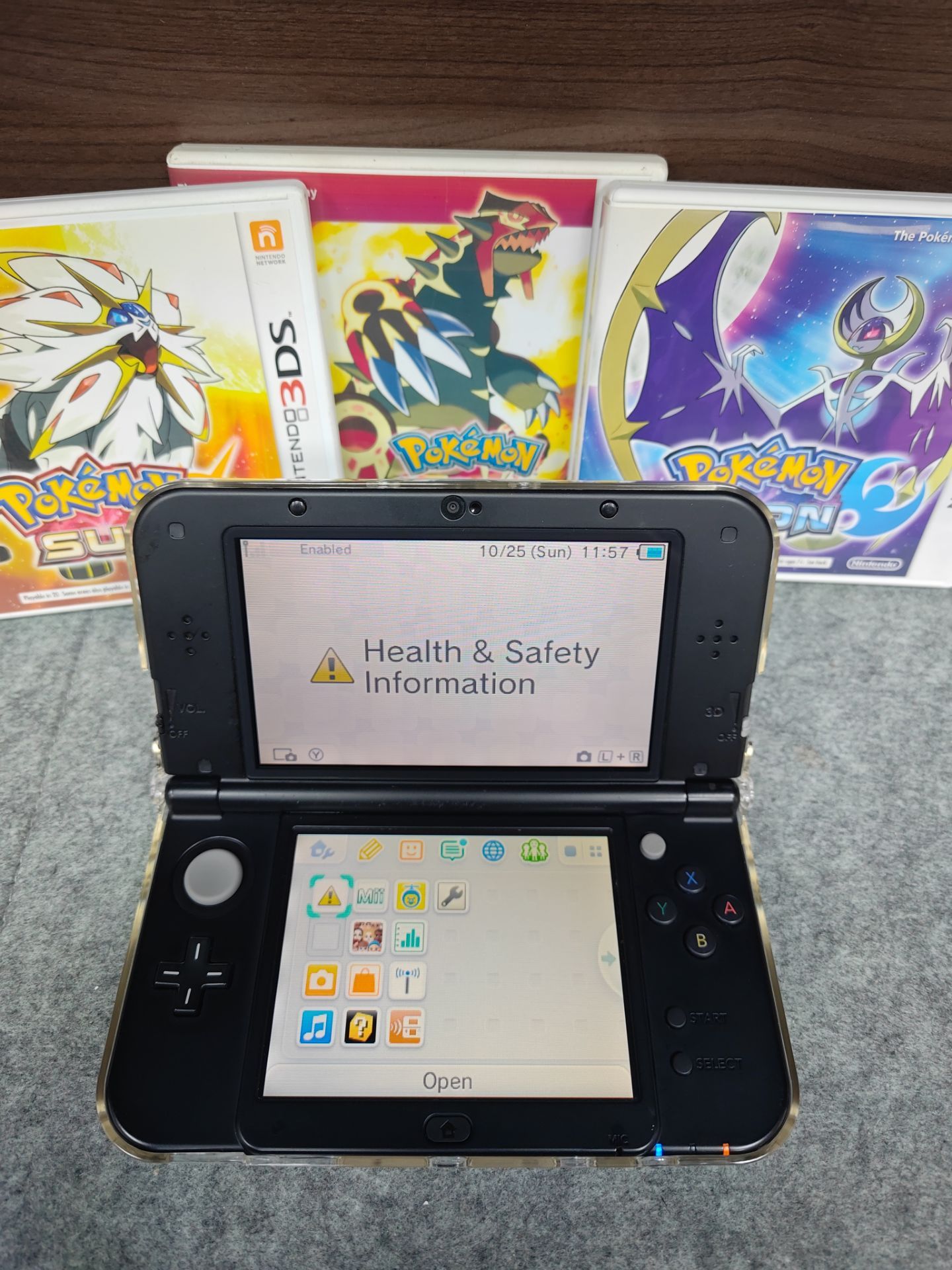 Nintendo 3DS XL with 3 Pokémon Games - photo 2