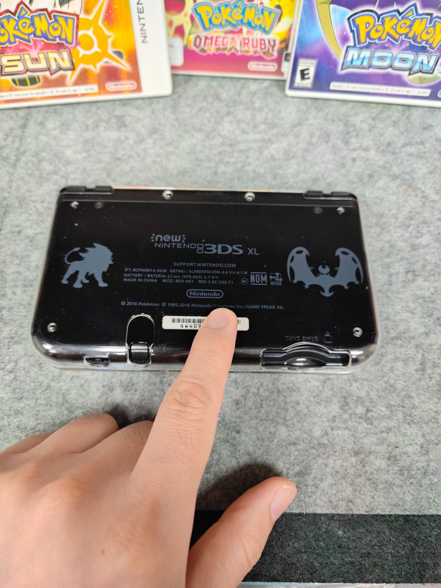 Nintendo 3DS XL with 3 Pokémon Games - photo 4