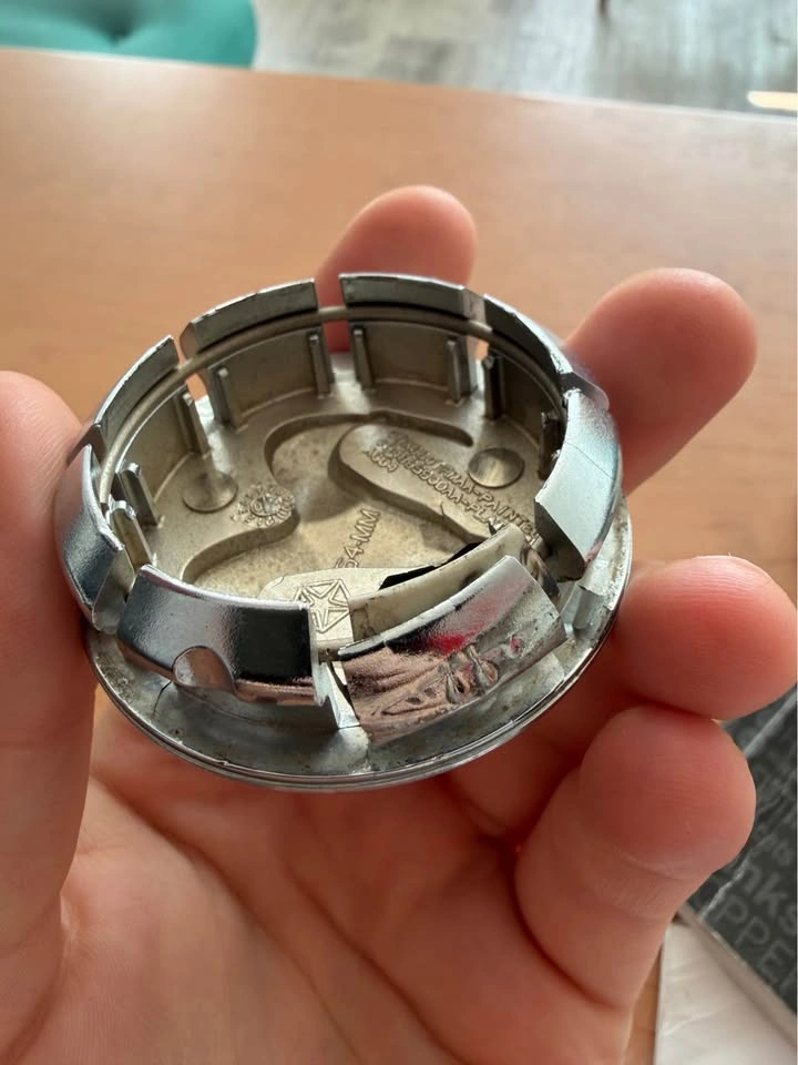 OEM 4 Chrome Center Cap 54mm Came off of Dodge Magnum - photo 5