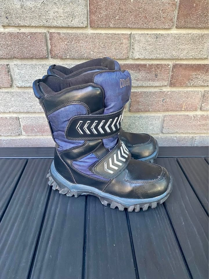 Cougar Tracer Winter Boots kids Size 3 boy