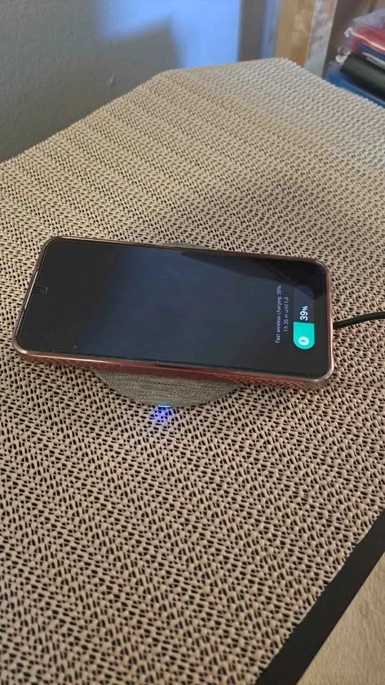 iQ Slim Wireless Charging Pad - photo 2