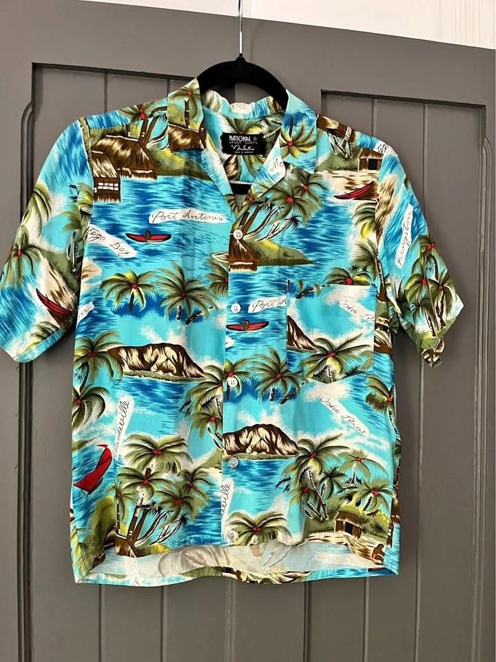 Vintage 1960 Hawaiian Shirt (small)