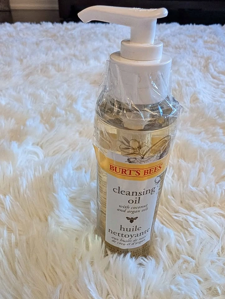 Burt's Bees Cleansing Oil