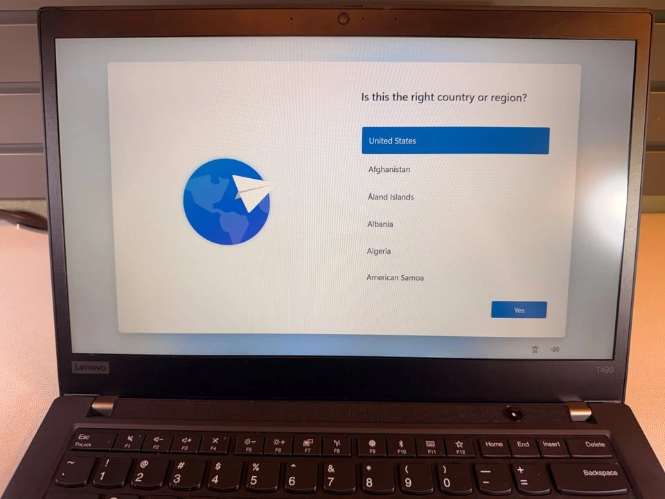 Lenovo ThinkPad T490 Laptop - Core i5, 8GB RAM, 256GB SSD - photo 3