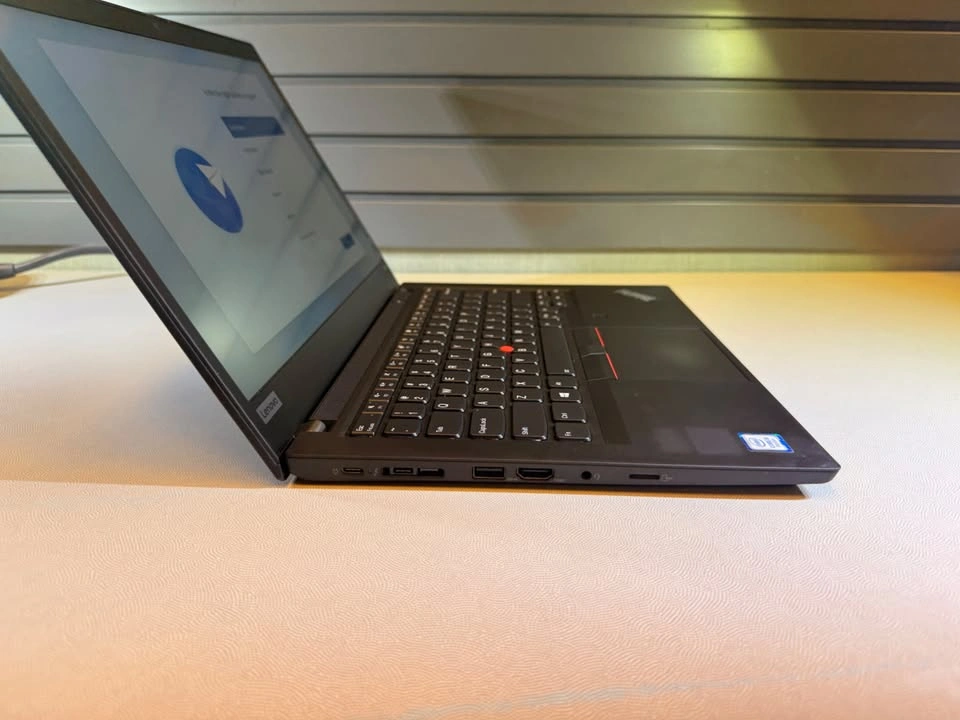 Lenovo ThinkPad T490 Laptop - Core i5, 8GB RAM, 256GB SSD - photo 4