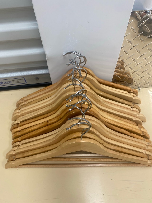 Clothes hangers - photo 2