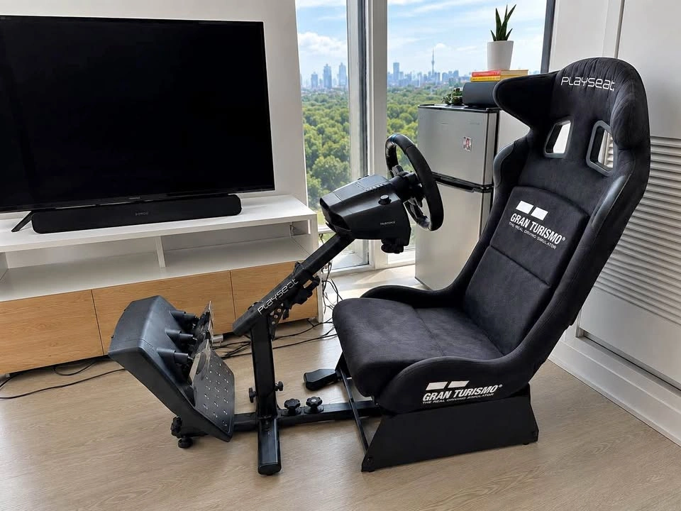 Playseat Gran Turismo Edition with Logitech G923 Racing Wheel