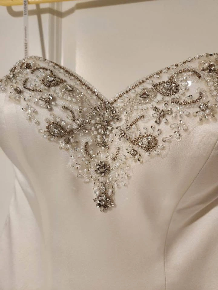 Essense of Australia Beaded Sweetheart Wedding Dress - photo 2