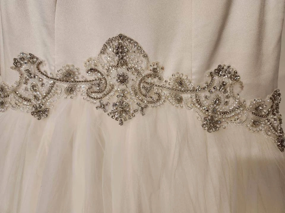 Essense of Australia Beaded Sweetheart Wedding Dress - photo 3