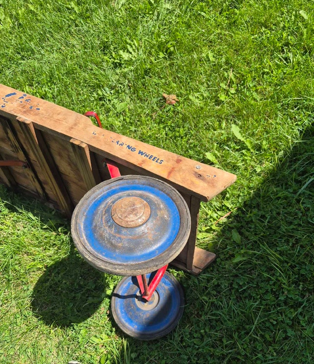 1960's solid wood pull wagon - photo 3