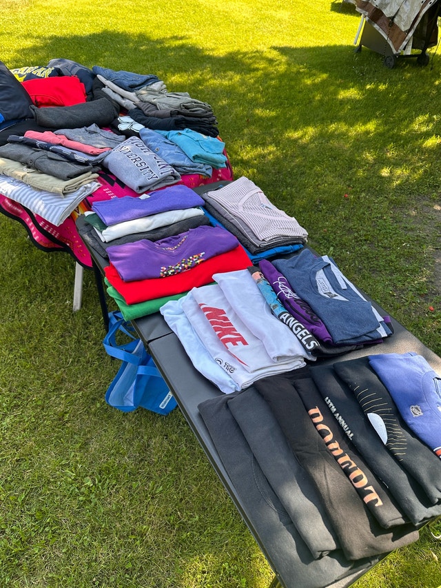 Backyard sale $5 - $25 - photo 2