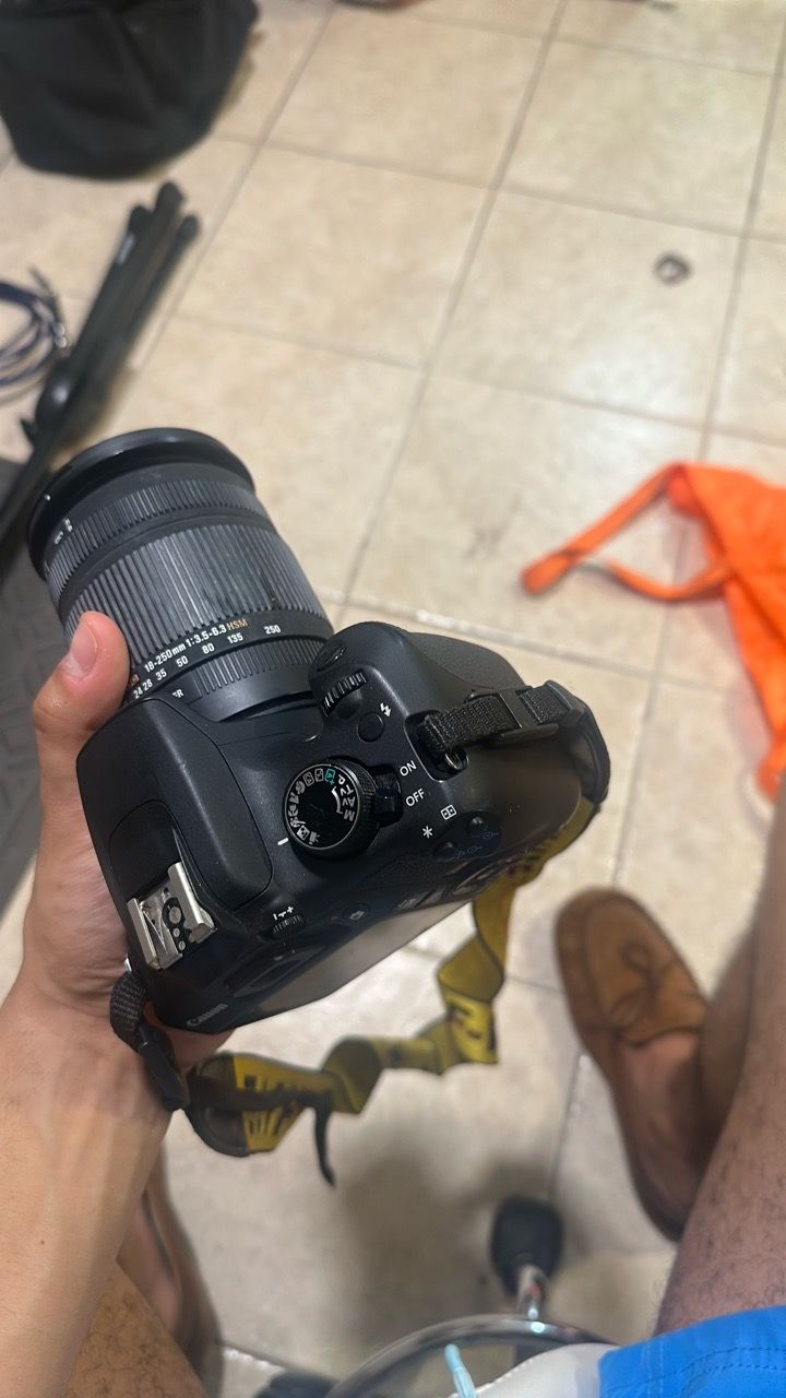 Canon EOS Rebel T5 DSLR with Sigma Zoom Lens - photo 4