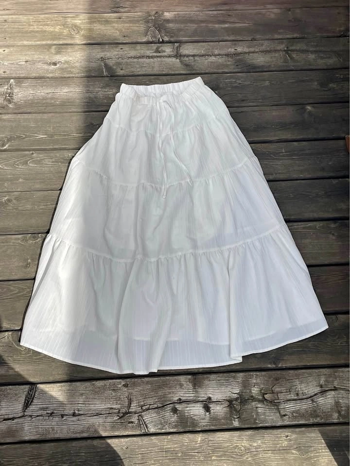 White Maxi Skirt (M)
