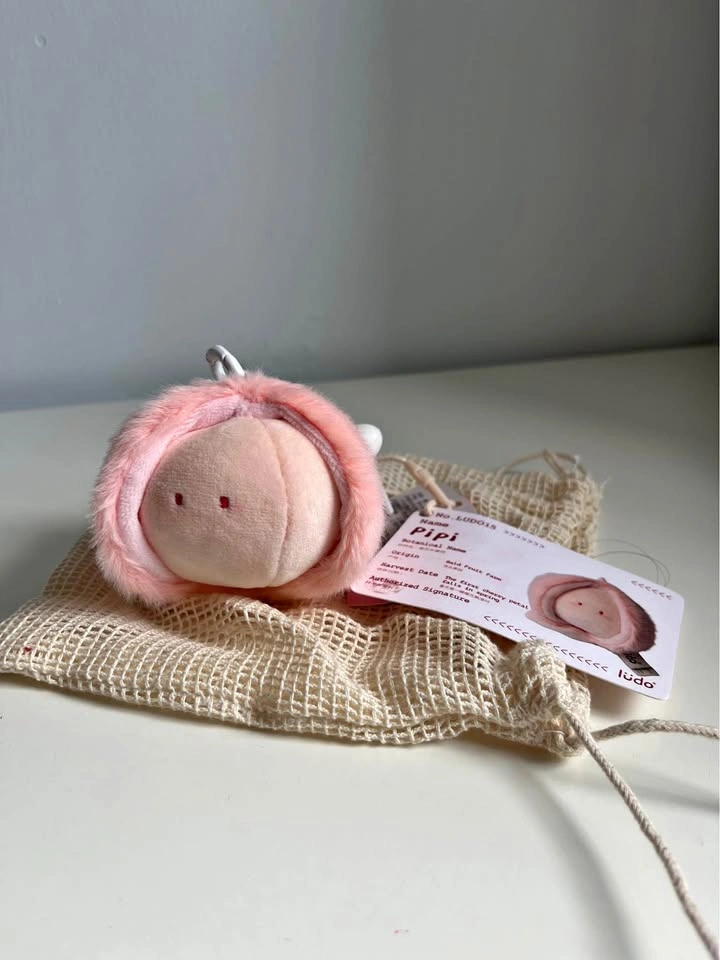 LUDO Peach Keychain