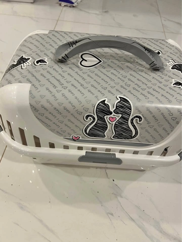 Small Cat Themed Plastic Pet Carrier