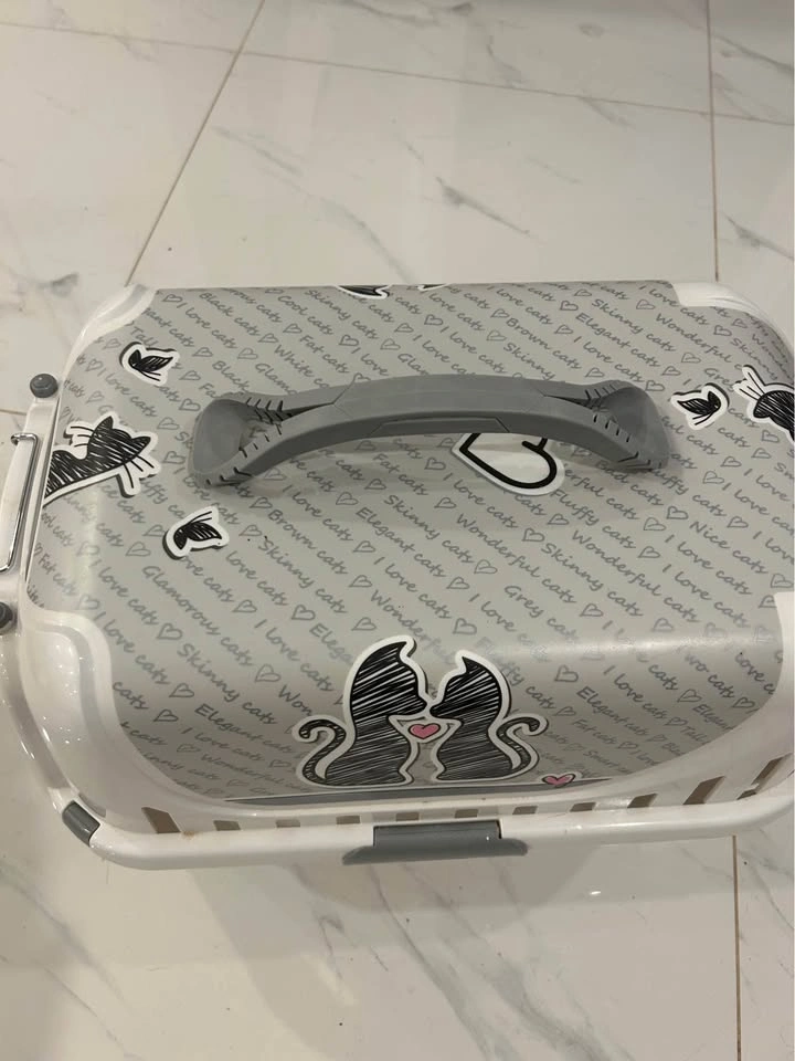 Small Cat Themed Plastic Pet Carrier - photo 4