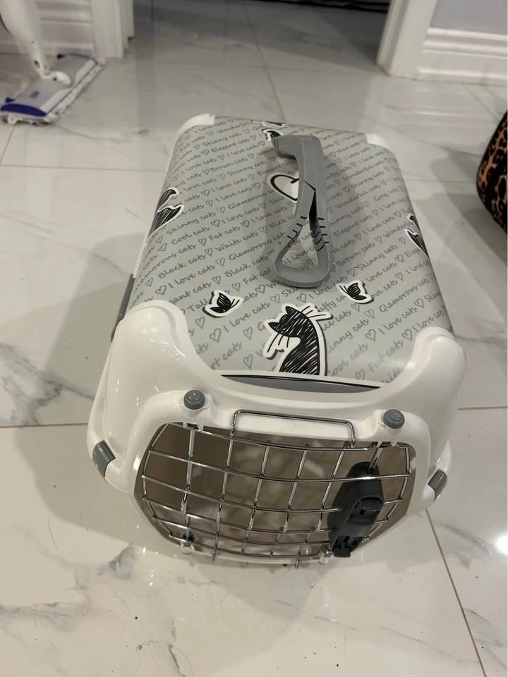 Small Cat Themed Plastic Pet Carrier - photo 5