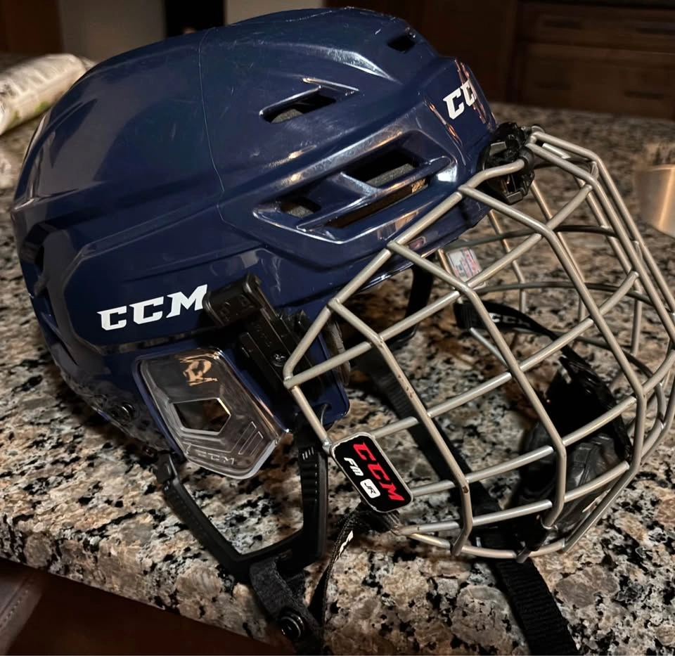 CCM Tacks 310 M Hockey Helmet with CCM silver cage. - photo 2