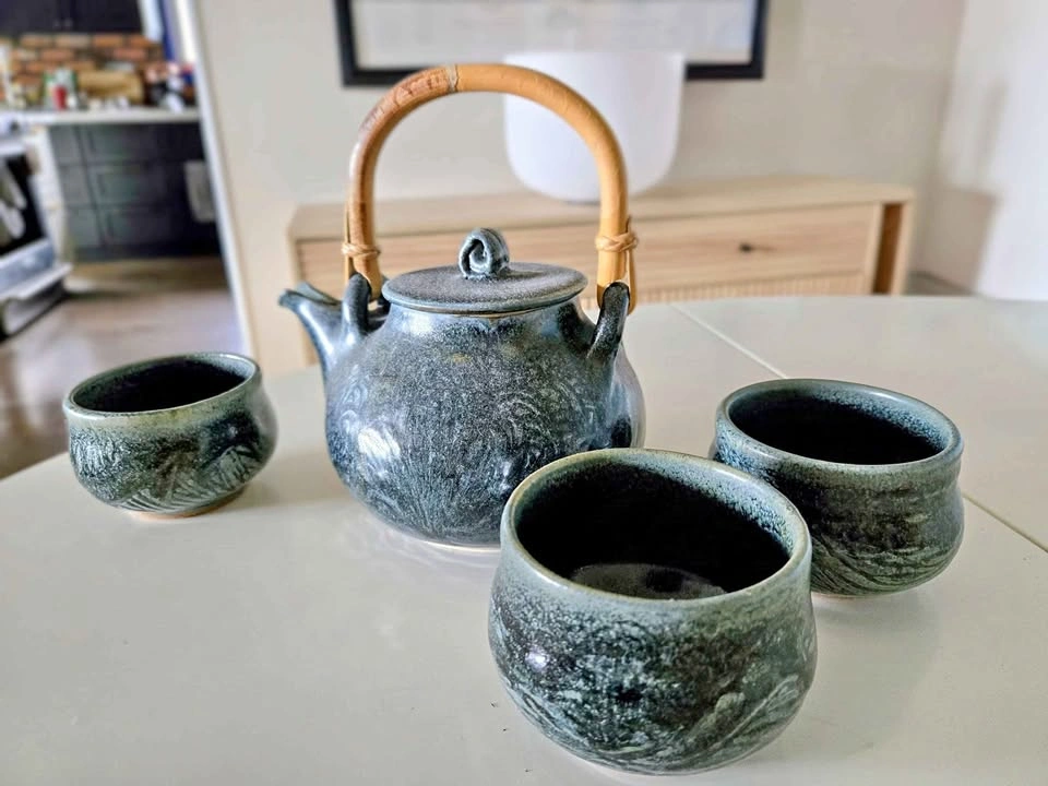 Hand-Thrown 4-Piece Ceramic Tea Set
