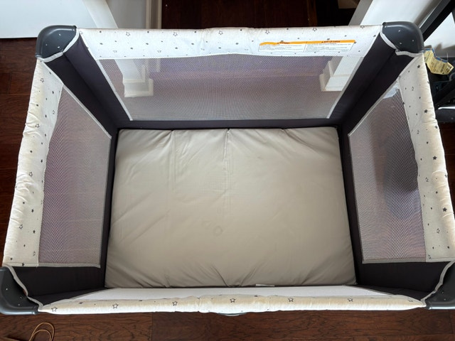 Graco Pack 'n Play with Raised Bassinet and Travel Bag - photo 3