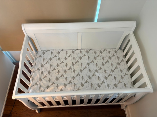 White Lauren Convertible Crib - photo 3