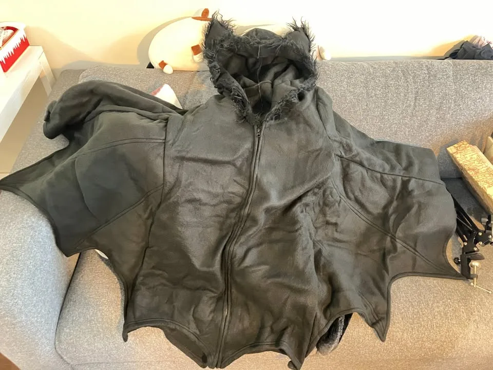 Halloween Costume Minions and Cozy Bat image indicator(3)