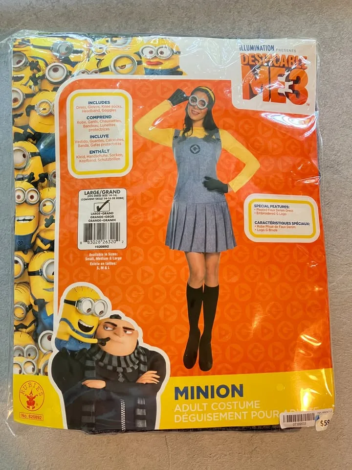 Halloween Costume Minions and Cozy Bat image indicator(4)