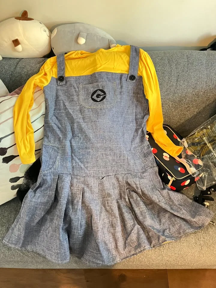 Halloween Costume Minions and Cozy Bat image indicator(5)