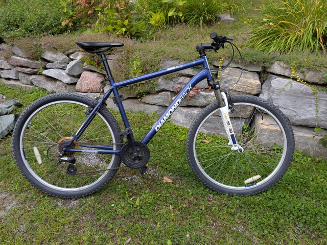 Diamondback Outlook ST Mountain Bike – 27.5" Wheels