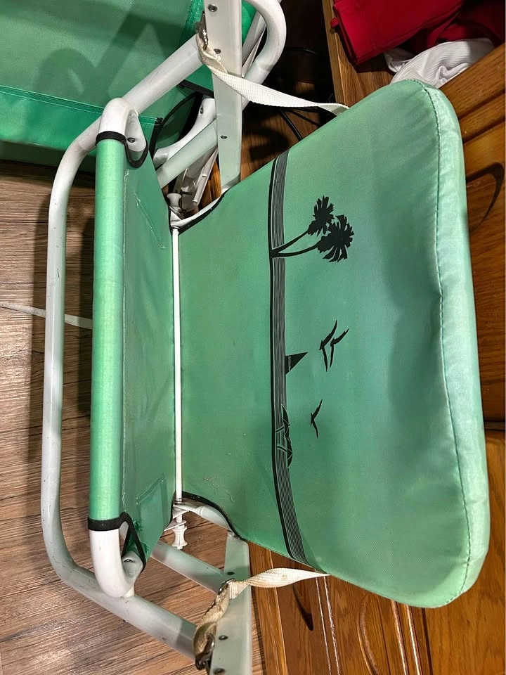 Set of 2 Green Beach Chairs