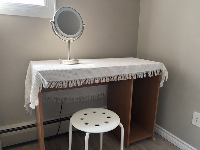 vanity table