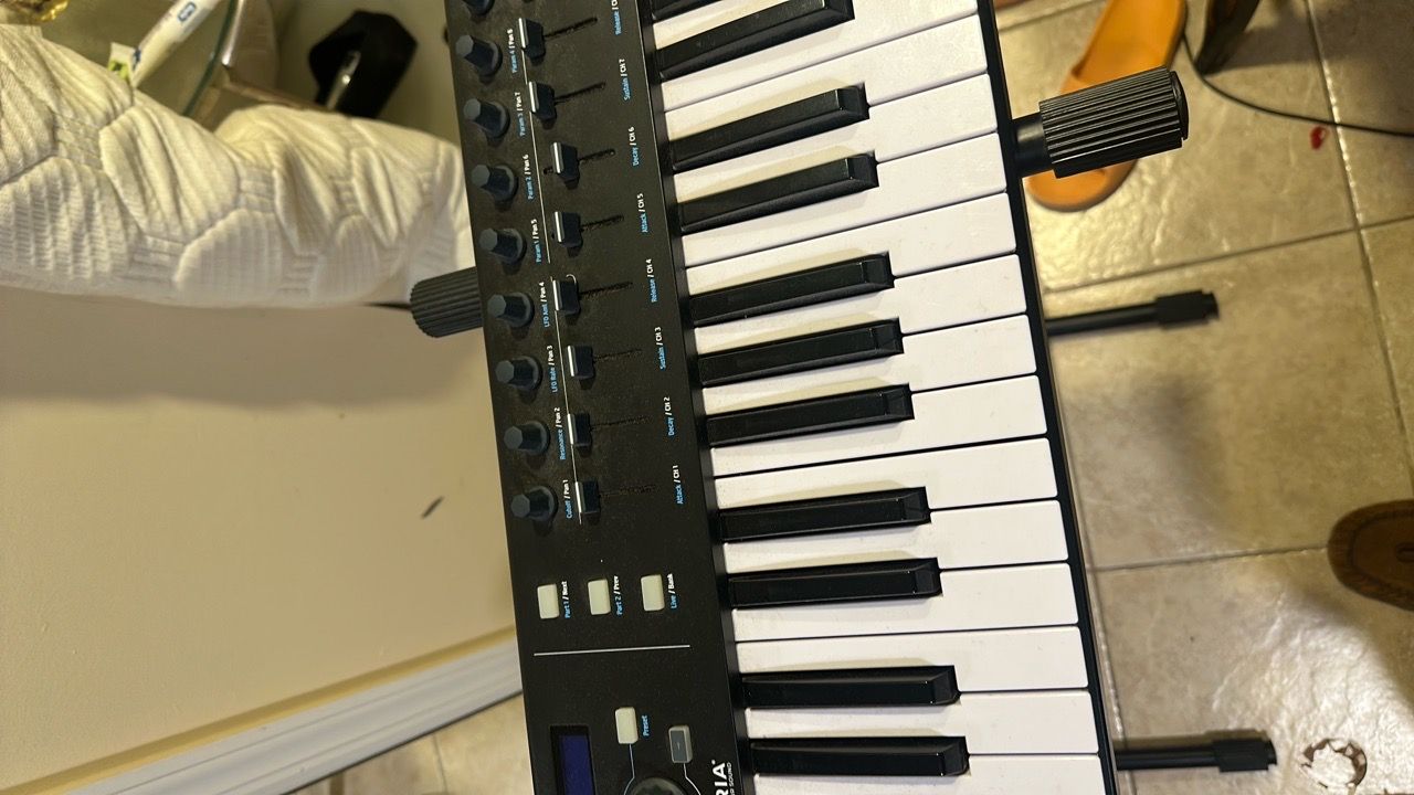 Arturia KeyLab 61 MIDI Keyboard Controller - photo 5