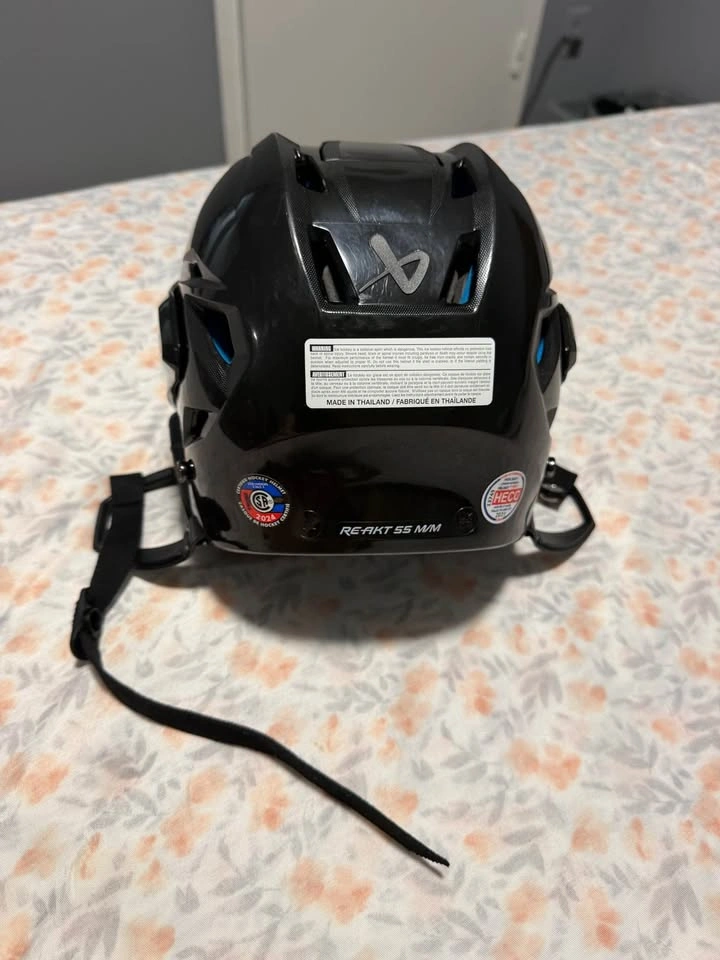Bauer Hockey Helmet- Medium - photo 2