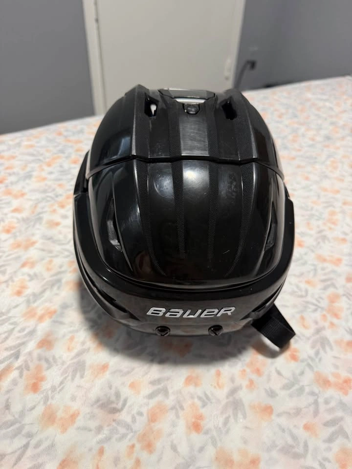 Bauer Hockey Helmet- Medium - photo 4