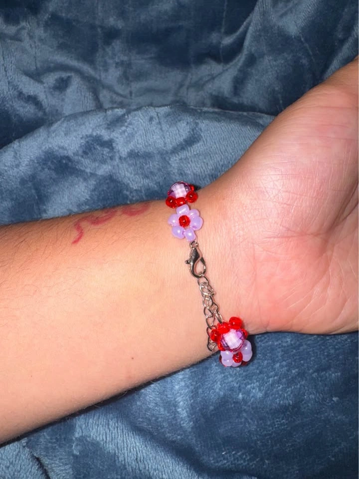 Handmade Floral beaded bracelet - photo 3