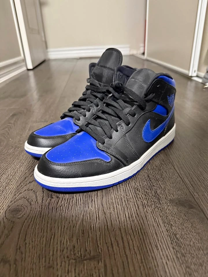 Jordan 1 mid black and blue size 11