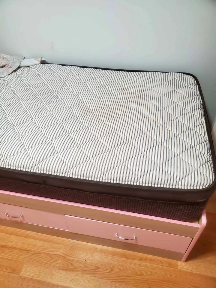 Twin mattress