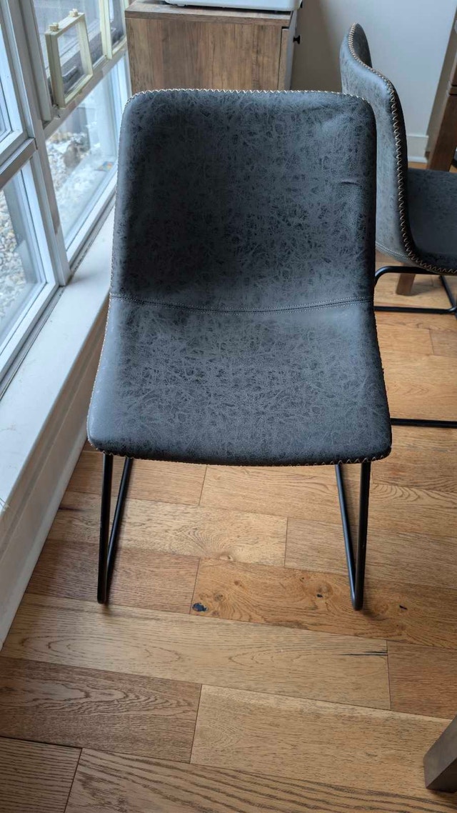 Bricks Dining Table and 4 Chairs- Pricedrop! - photo 4