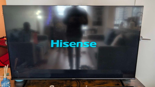 Hisense 55 inch 4K UHD TV & TV Stand - photo 4