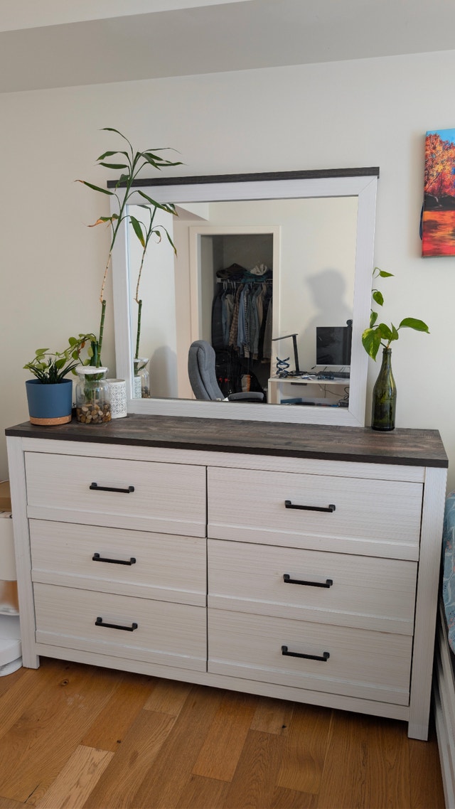 6-Drawer Dresser with Mirror- Pricedrop!
