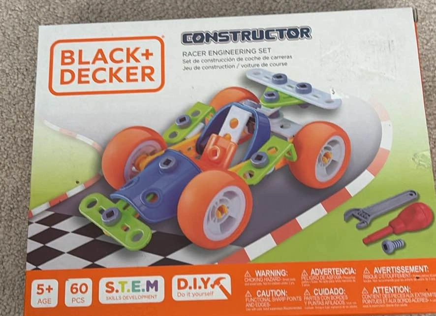Black and Decker Constructor Racer Set - photo 2
