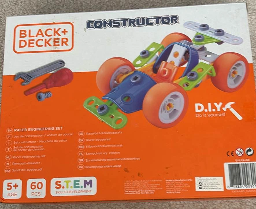 Black and Decker Constructor Racer Set - photo 3
