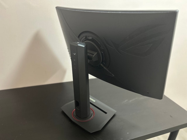ASUS ROG Strix XG27WCS 27” 1440p 180Hz Curved Gaming Monitor - photo 4