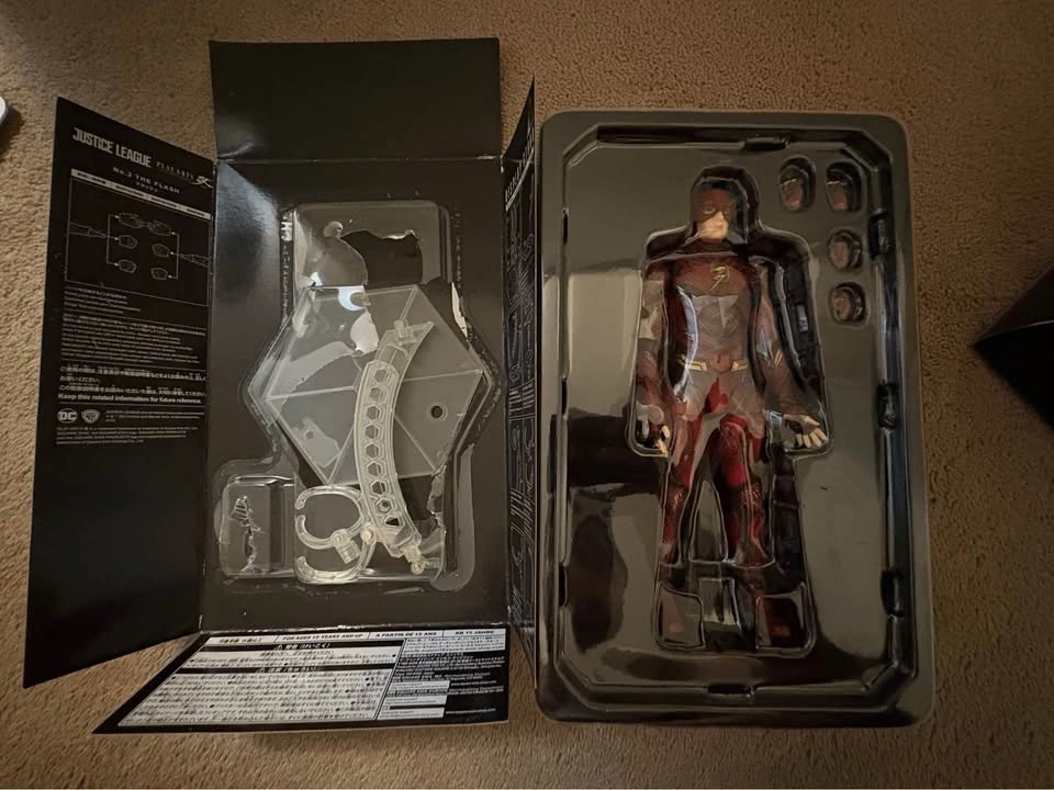 Play Arts Kai Batman and Flash Action Figures - photo 5