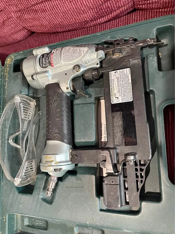 HITACHI 2" 18-Gauge Brad Nailer NT50AE2M Negotiable