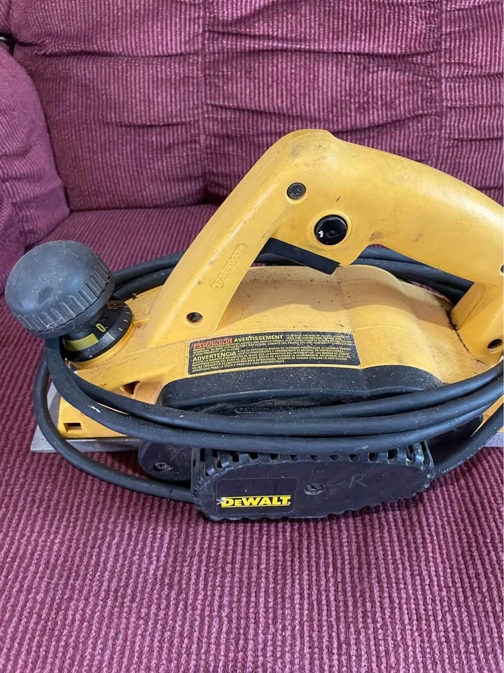 DEWALT 7 Amp Hand Planer Kit Negotiable - photo 2