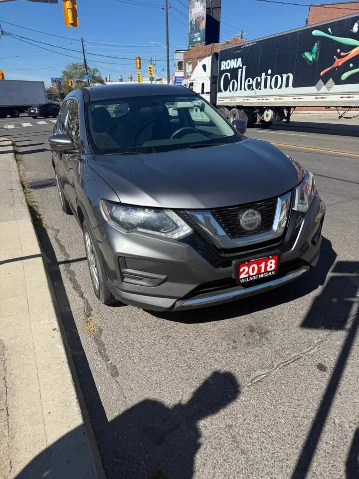 2018 Nissan Rogue thumbnail